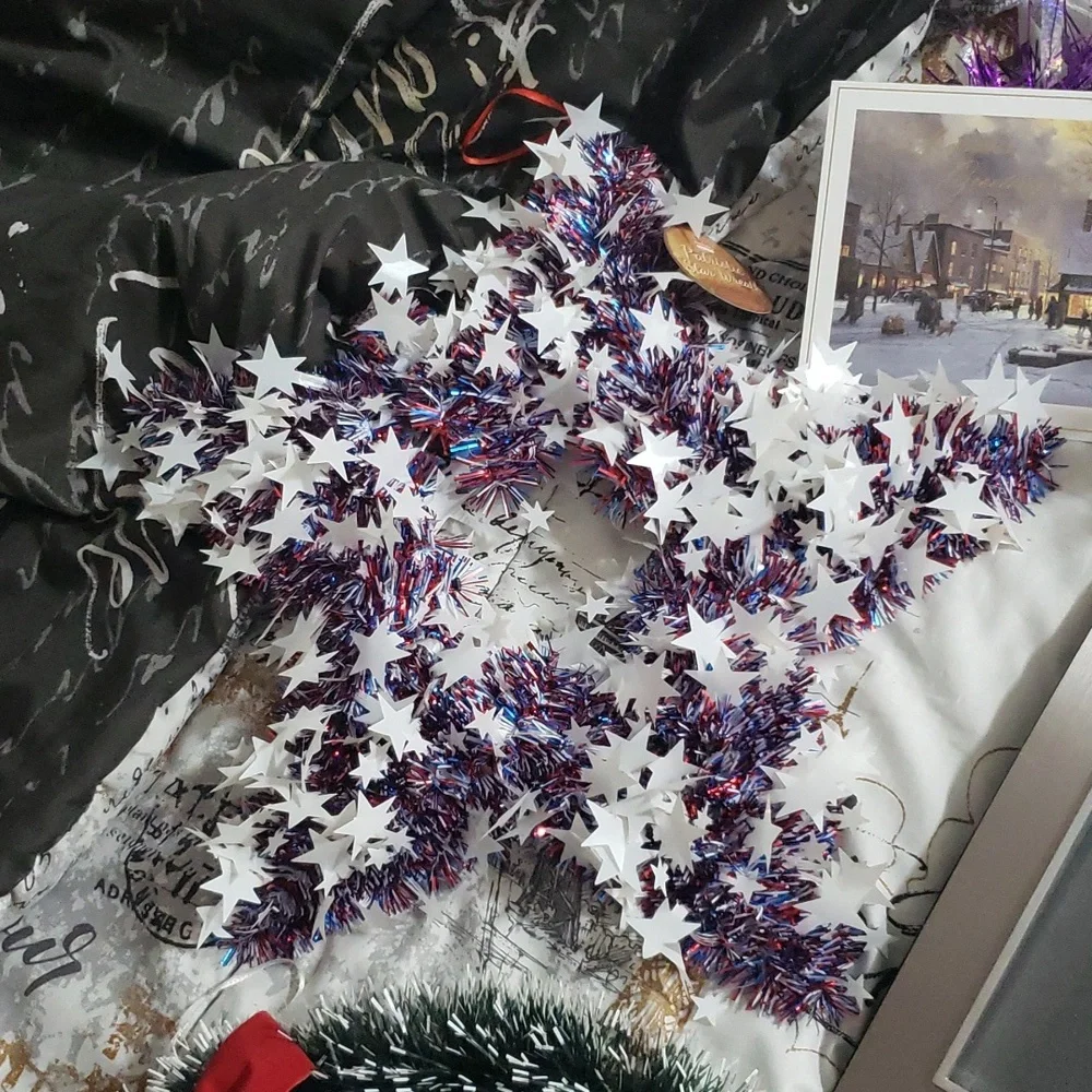 NWT Holidays Decor Wreaths and Photo Frame New with Bag